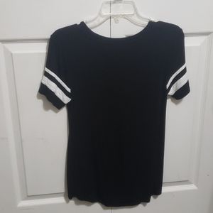 Black juniors tee